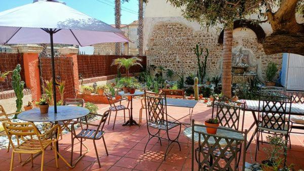 Hotel El Castell Embruixat Saint-Hippolyte  Zewnętrze zdjęcie