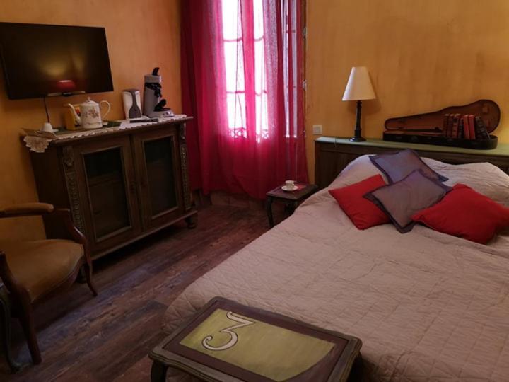 Hotel El Castell Embruixat Saint-Hippolyte  Zewnętrze zdjęcie
