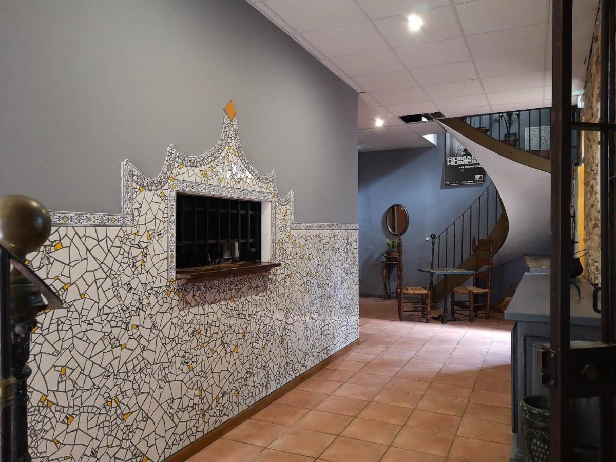 Hotel El Castell Embruixat Saint-Hippolyte  Zewnętrze zdjęcie
